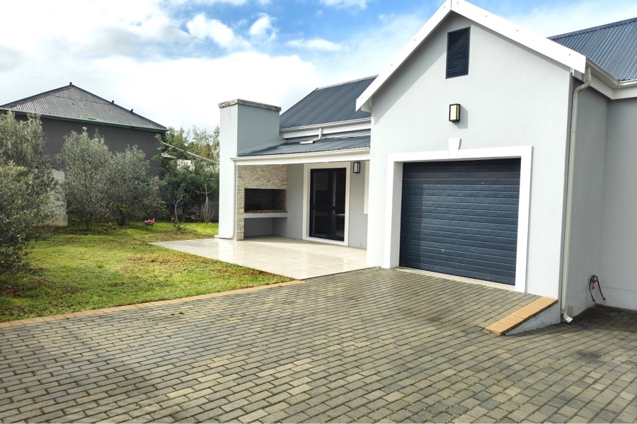 2 Bedroom Property for Sale in Moorreesburg Western Cape